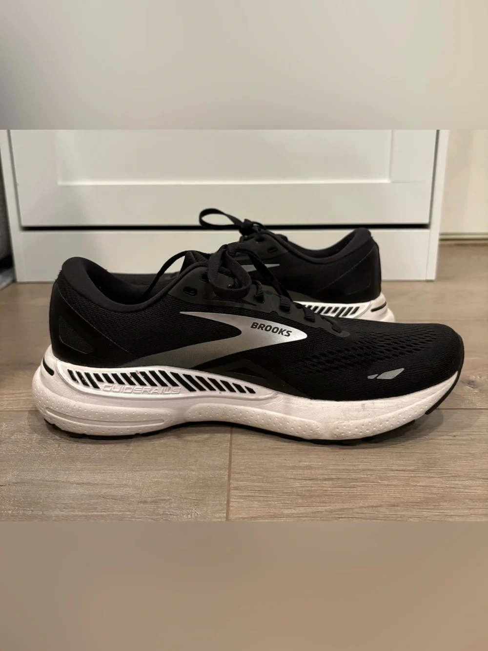 Brooks Adrenaline GTS 23 Womens Size 10B Black Athletic Running Shoes Sneakers